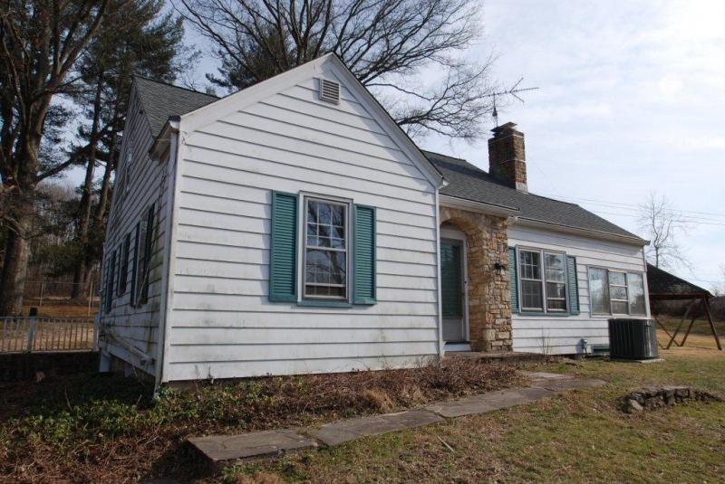 Single Family Home for Sale, ListingId:17960328, location: 2972 DANIEL BRAY HWY Frenchtown 08825