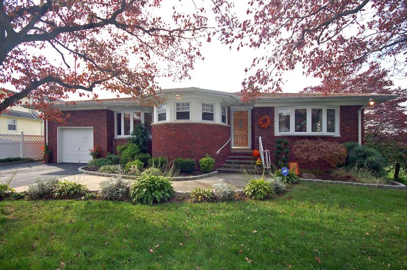 Single Family Home for Sale, ListingId:17552952, location: Linden 07036