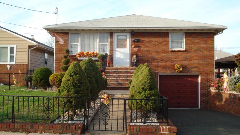 Single Family Home for Sale, ListingId:17739742, location: 407 REDCLIFFE ST Elizabethport 07206