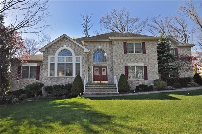 Single Family Home for Sale, ListingId:19230827, location: 8 Woodland Court Wayne 07470