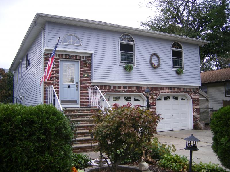 Single Family Home for Sale, ListingId:17504619, location: 36 AYLIN ST Metuchen 08840