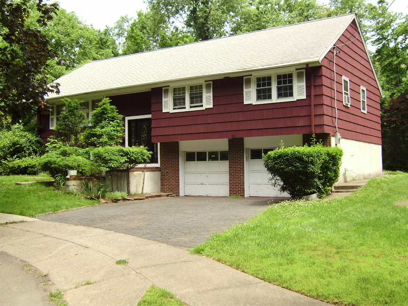 Single Family Home for Sale, ListingId:19022080, location: 251 Farragut Ct Teaneck 07666