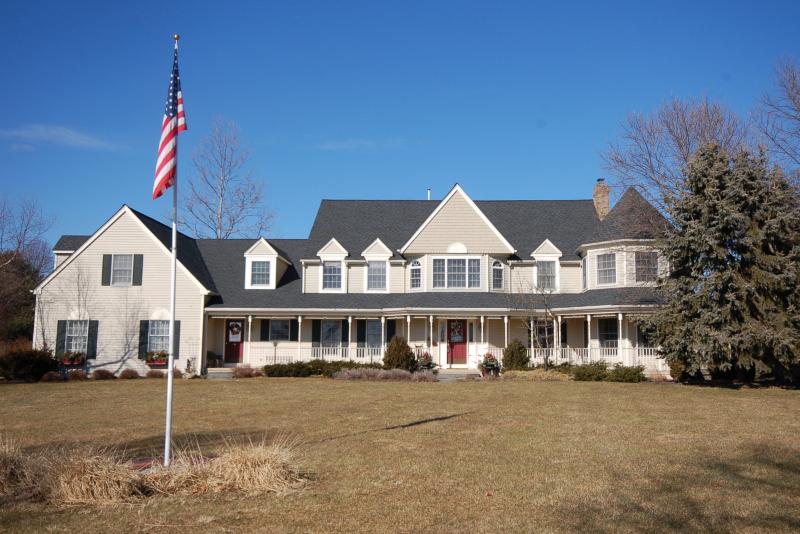 Single Family Home for Sale, ListingId:17996306, location: 2 COBBLESTONE LN Clinton 08809