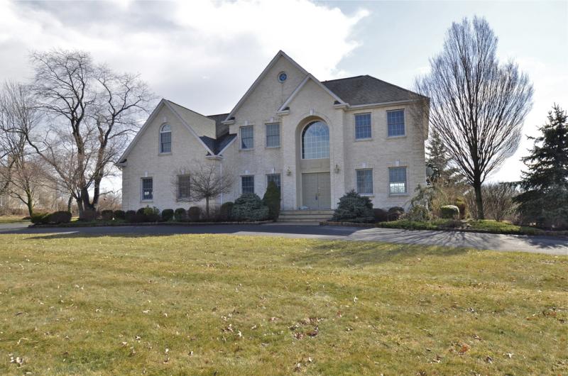 Single Family Home for Sale, ListingId:18094850, location: 214 RONAN WAY Branchburg 08853