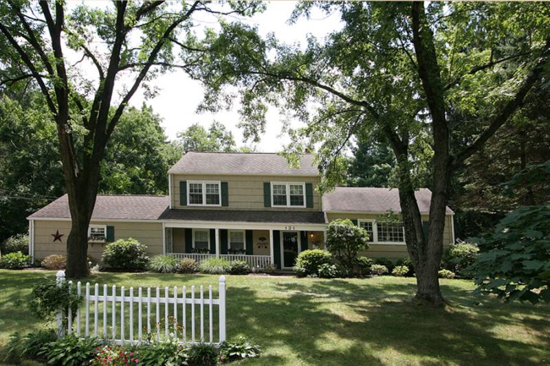 Single Family Home for Sale, ListingId:17255573, location: 131 Highland Avenue Basking Ridge 07920
