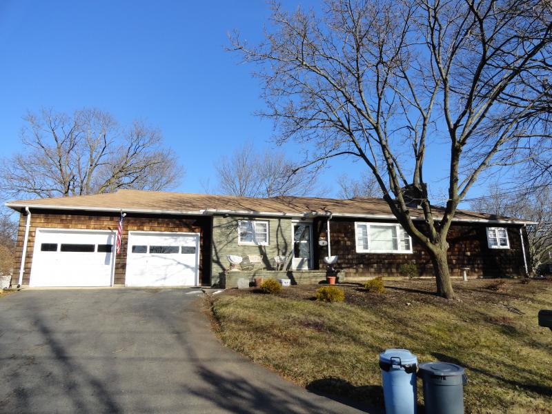 Single Family Home for Sale, ListingId:17896823, location: Bridgewater 08807