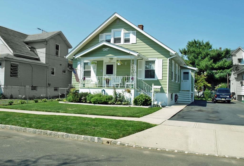 Single Family Home for Sale, ListingId:19083582, location: 117 la Monte Ave Bound Brook 08805