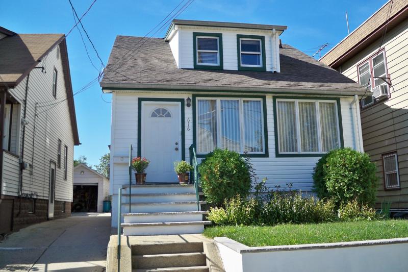 Single Family Home for Sale, ListingId:17513520, location: 616 MYRTLE ST Elizabeth 07202