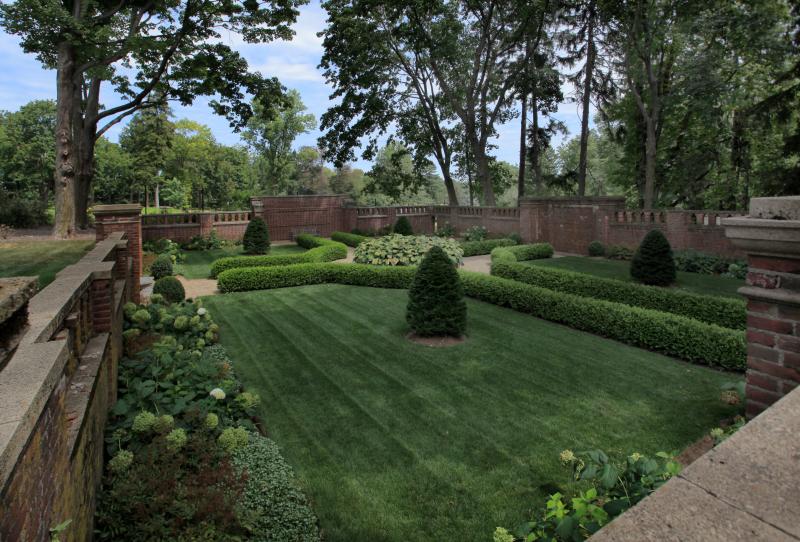 Viewing Image 19