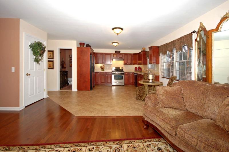 Single Family Home for Sale, ListingId:17894080, location: 968 HARAN AVE Manville 08835