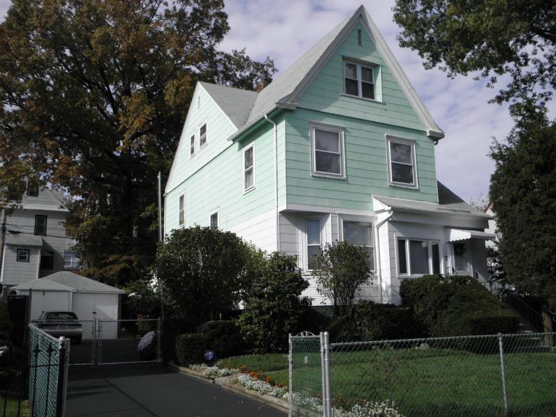 Single Family Home for Sale, ListingId:17584465, location: 7 WHITTLESEY AVE East Orange 07018