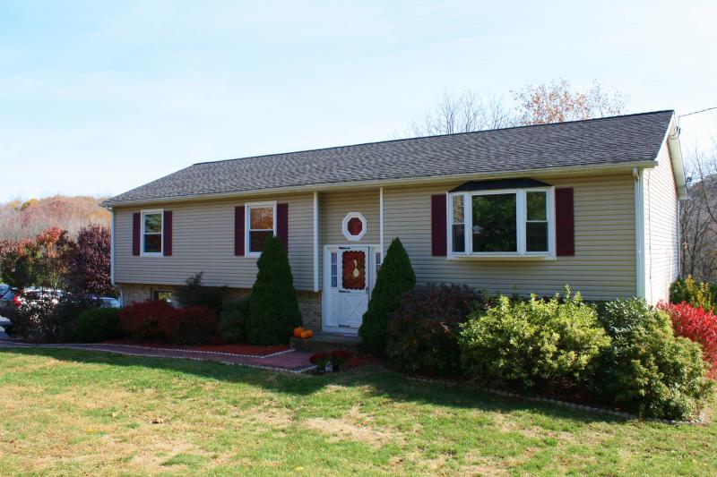 Single Family Home for Sale, ListingId:17702857, location: 68 BOWERSTOWN RD Washington 07882