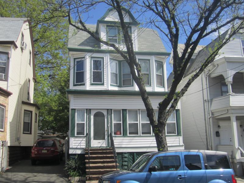 Single Family Home for Sale, ListingId:17366690, location: 28 LAUREL AVE Irvington 07111