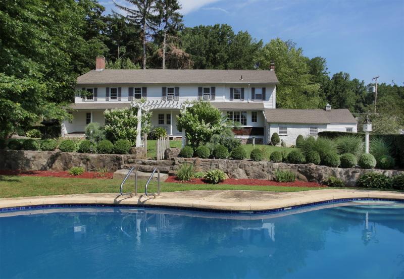 Real Estate for Sale, ListingId:17202677, location: 57 BISSELL RD Tewksbury Township 07830