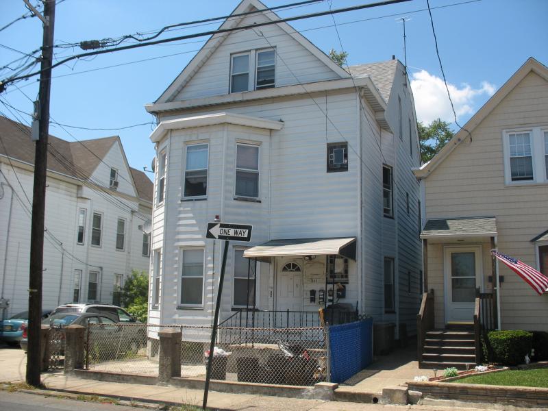 Multi Family for Sale, ListingId:17117115, location: 301 BURHANS AVE Little Falls 07424