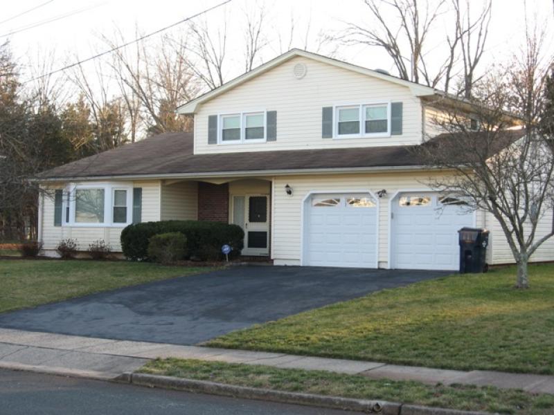 Single Family Home for Sale, ListingId:17981842, location: 1354 CARLISLE RD North Brunswick 08902