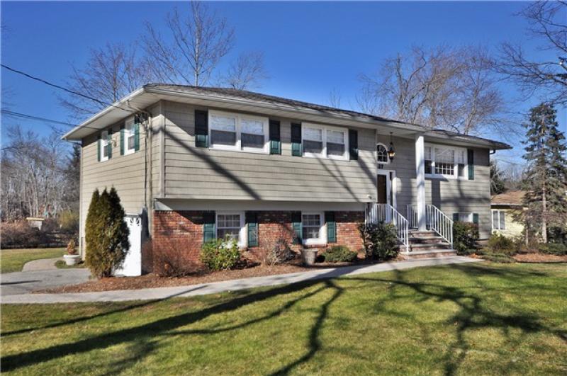 Single Family Home for Sale, ListingId:17936983, location: West Caldwell 07006