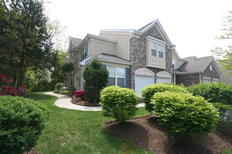 Real Estate for Sale, ListingId:18441249, location: 79 Ebersohl Circle Readington 08870