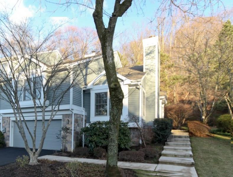 Single Family Home for Sale, ListingId:17960347, location: 23 KNOLLCREST RD Bedminster 07921