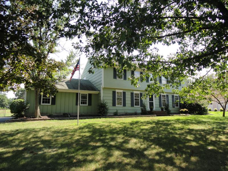 Single Family Home for Sale, ListingId:18020985, location: 468 VAN HOLTEN RD Bridgewater 08807