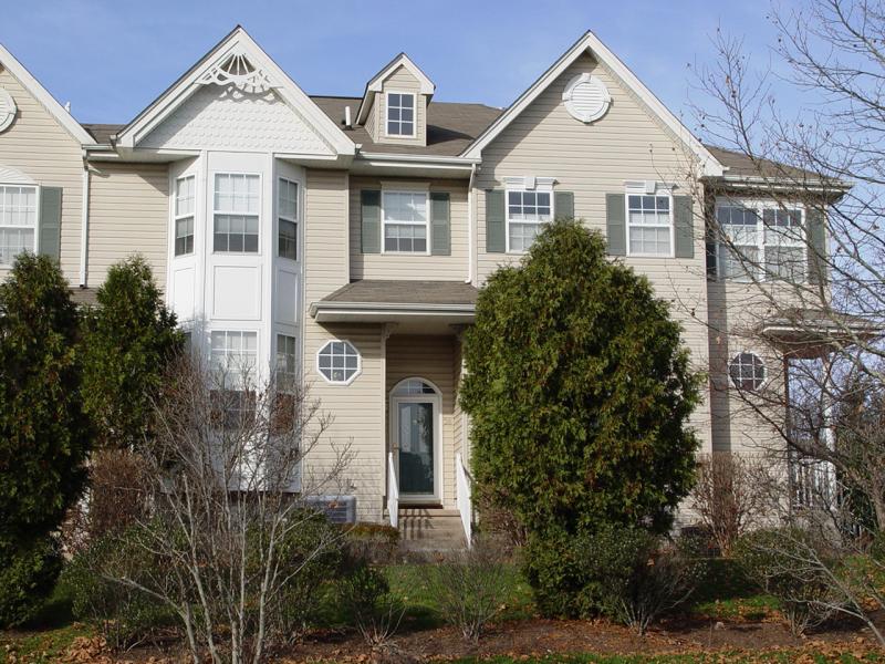 Single Family Home for Sale, ListingId:17751347, location: 25 CLEARBROOK LN Raritan 08869