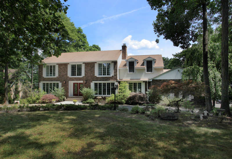 Single Family Home for Sale, ListingId:18776591, location: Montville 07045