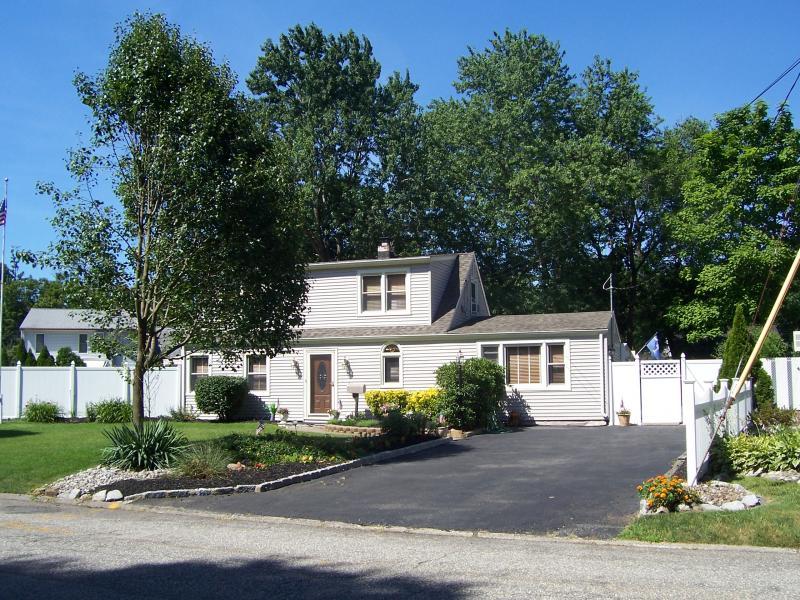Single Family Home for Sale, ListingId:17731656, location: Pequannock 07440
