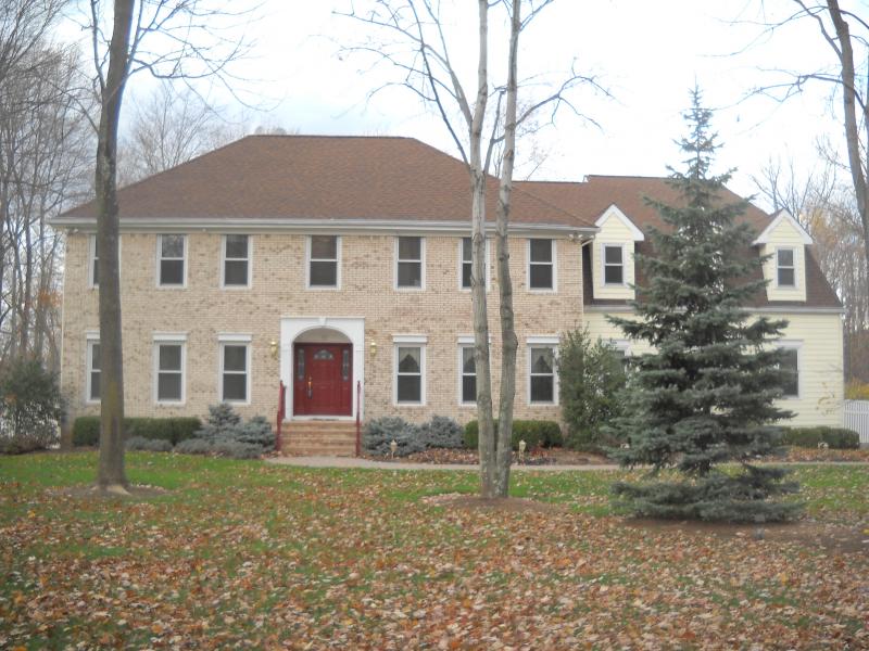 Single Family Home for Sale, ListingId:16176464, location: 12 PARKWOOD LN Basking Ridge 07920