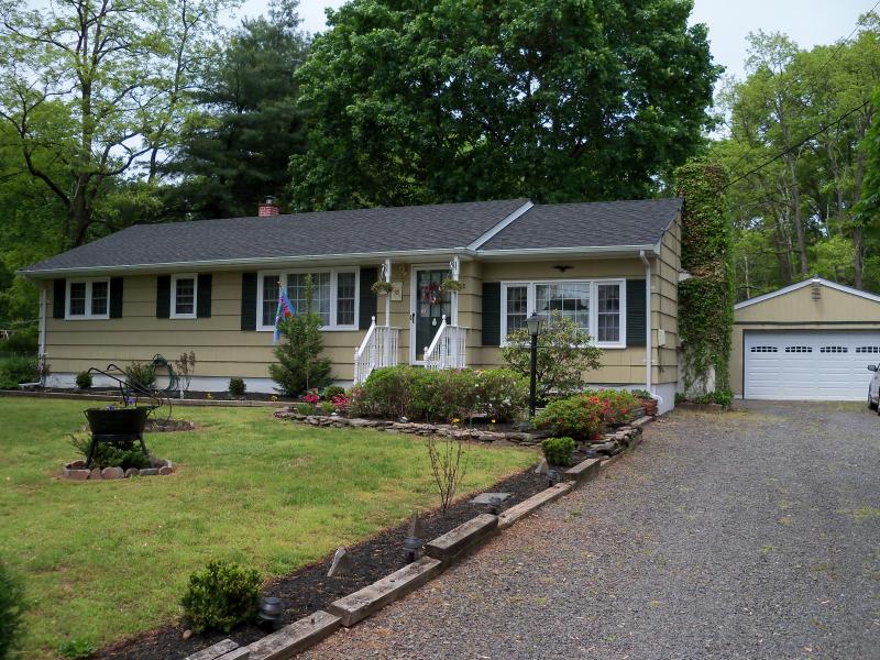 Single Family Home for Sale, ListingId:17584467, location: 52 SYCAMORE AVE Bridgewater 08807