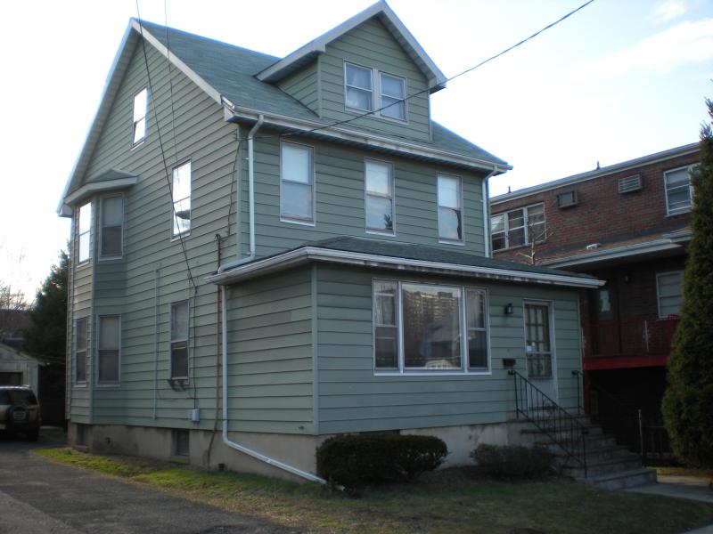 Single Family Home for Sale, ListingId:18011295, location: 228 LAWTON AVE Cliffside Park 07010