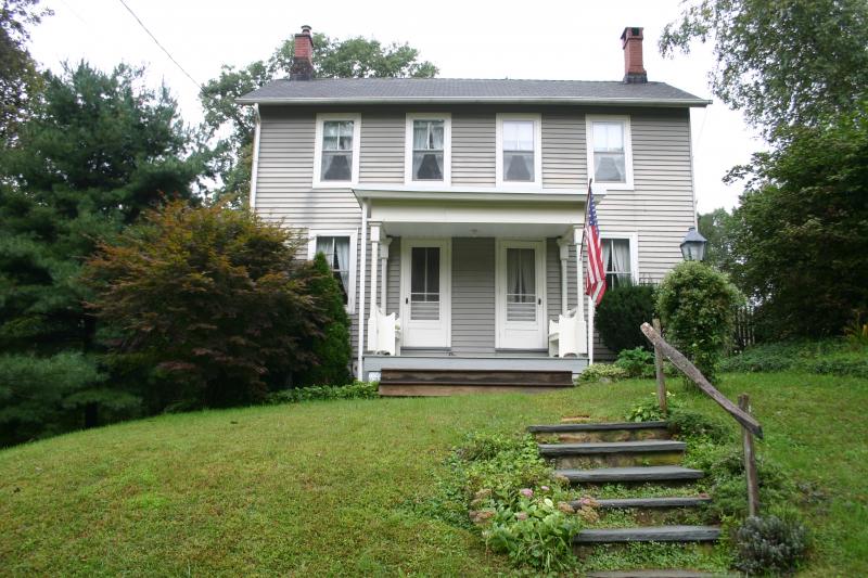 Single Family Home for Sale, ListingId:19103888, location: 135 Hawks Schoolhouse Rd Bloomsbury 08804