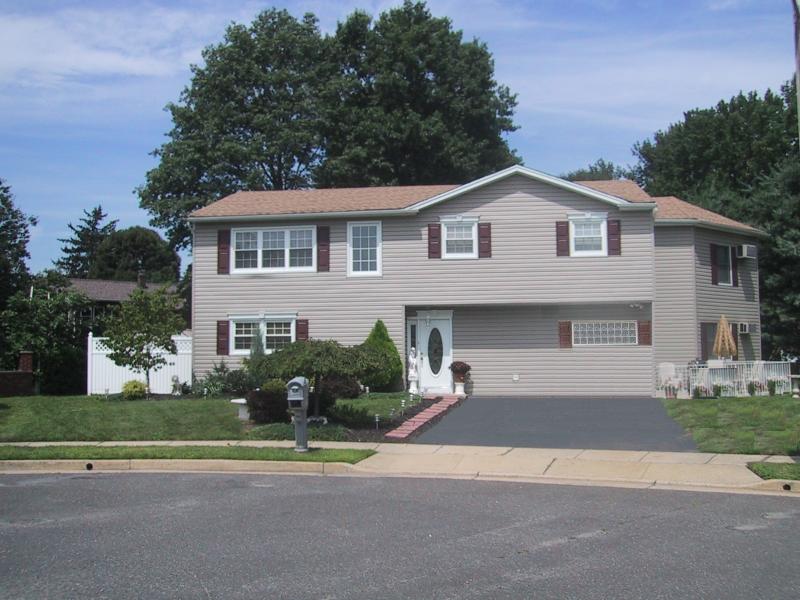 Single Family Home for Sale, ListingId:17842185, location: 7 MC BRATNEY CT Edison 08820