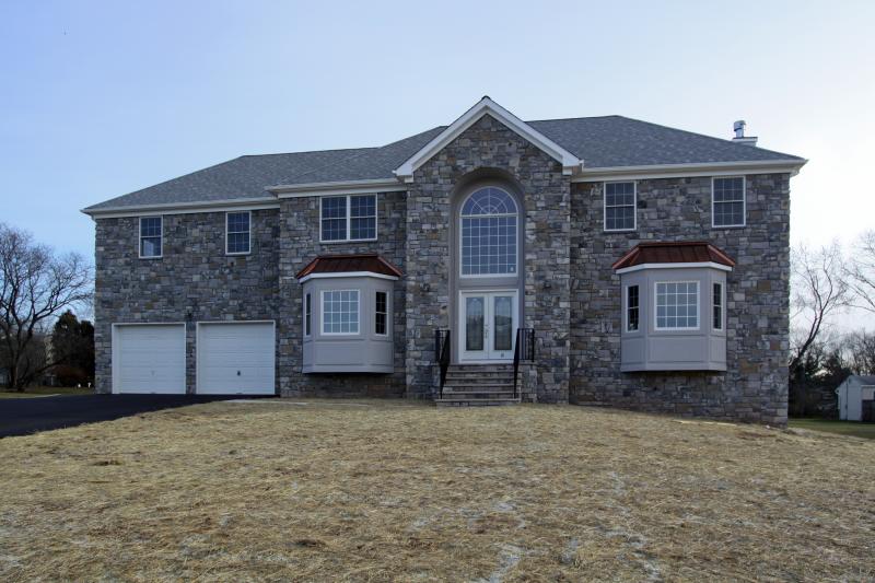 Single Family Home for Sale, ListingId:17220075, location: Piscataway 08854