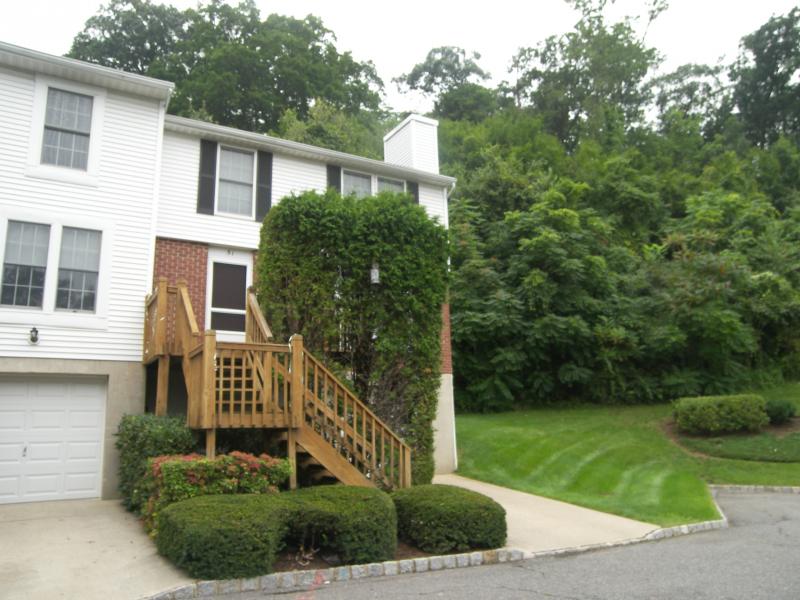 Single Family Home for Sale, ListingId:17996297, location: Oxford 07863