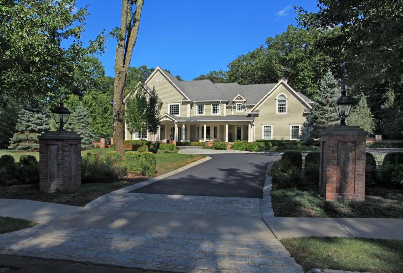 Single Family Home for Sale, ListingId:17171356, location: Far Hills 07931