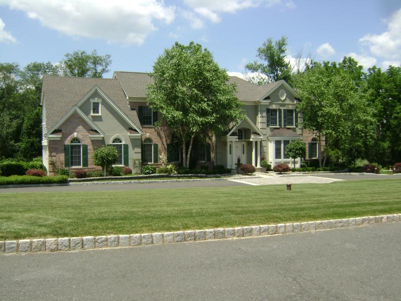 Single Family Home for Sale, ListingId:17046799, location: 34 ANDERSON RD Readington 08870