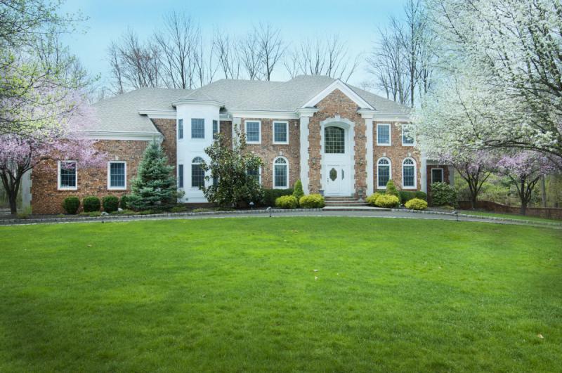 Single Family Home for Sale, ListingId:16848134, location: 140 KNIGHTSBRIDGE Watchung 07069