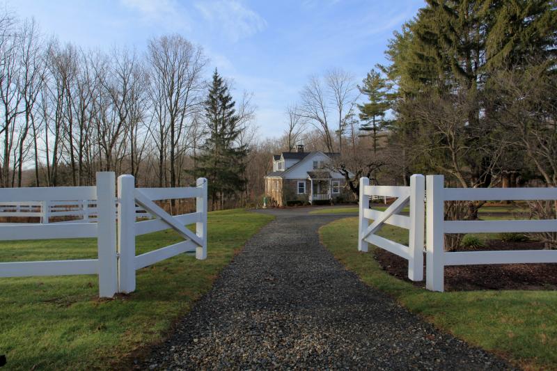 Single Family Home for Sale, ListingId:17870579, location: Chester 07930