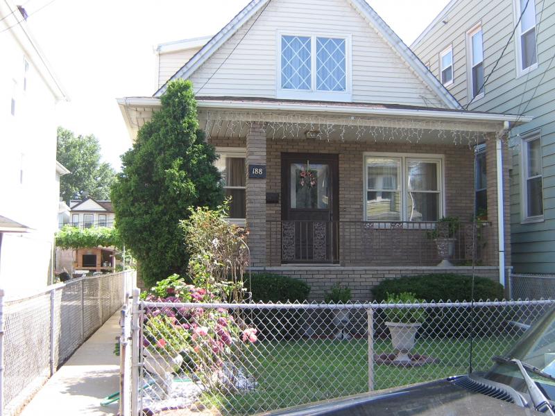 Single Family Home for Sale, ListingId:17171367, location: 188 HOYT ST Kearny 07032