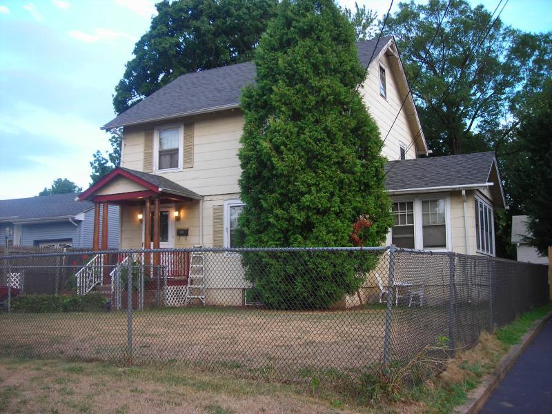 Single Family Home for Sale, ListingId:17333893, location: 517 CENTER ST Piscataway 08854