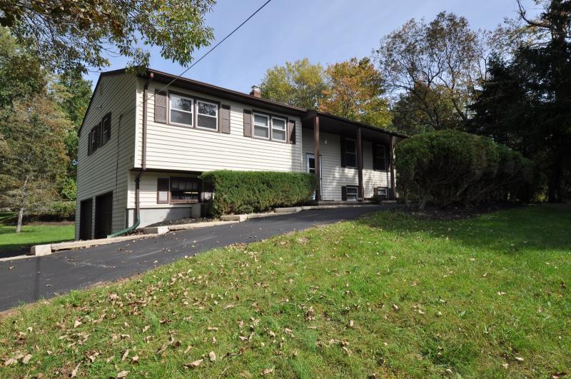 Single Family Home for Sale, ListingId:17532394, location: 1745 ARROWBROOK DR Bridgewater 08807