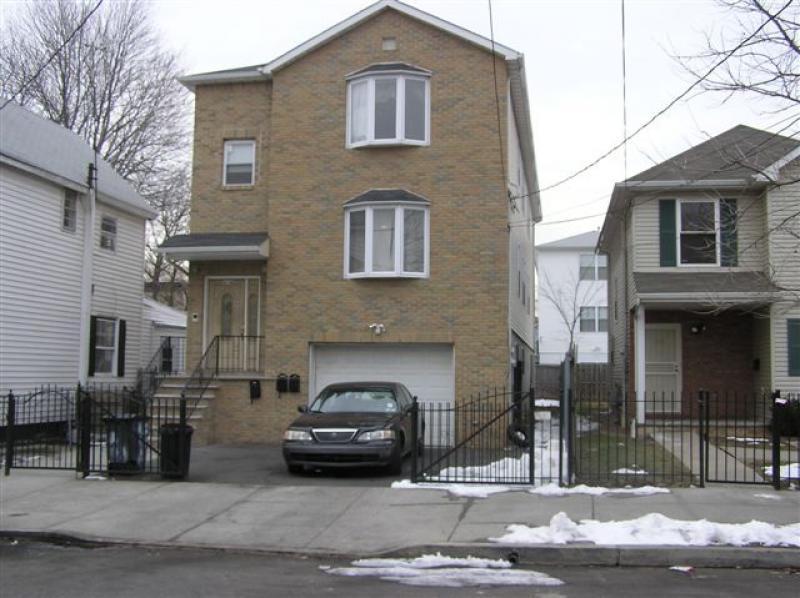 Multi Family for Sale, ListingId:17606428, location: 434 S EIGHTEENTH ST Newark 07103