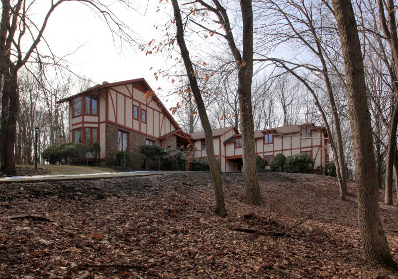 Single Family Home for Sale, ListingId:17906230, location: Mendham 07945