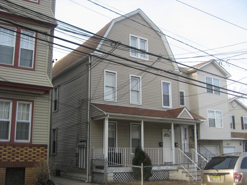Multi Family for Sale, ListingId:18030744, location: 51 Hobson St Newark 07112
