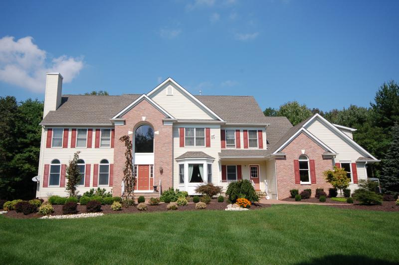 Single Family Home for Sale, ListingId:17337054, location: 2 AIRPORT RD Pittstown 08867