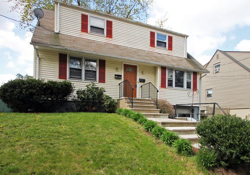 Multi Family for Sale, ListingId:18666569, location: 313 Vosseller Ave Belle Mead 08502