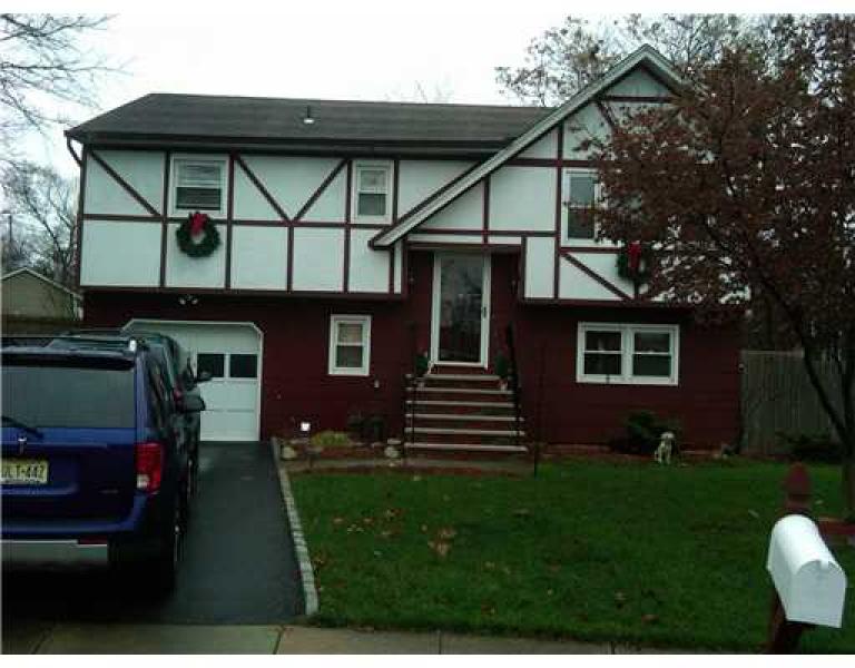 Single Family Home for Sale, ListingId:17773518, location: 4 PAGE CT South Plainfield 07080