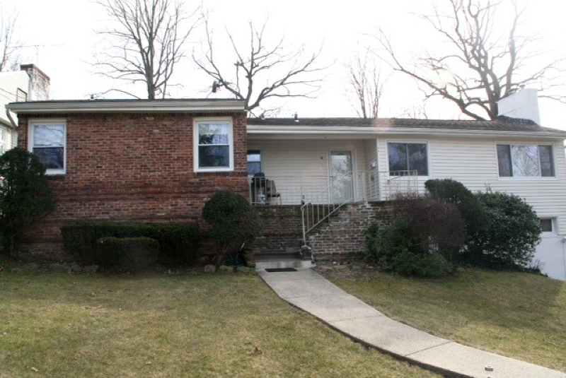Single Family Home for Sale, ListingId:17744285, location: 56 LESSING RD West Orange 07052