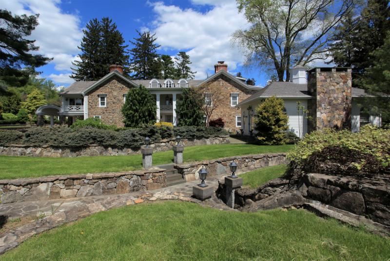 Single Family Home for Sale, ListingId:16734391, location: Bernardsville 07924