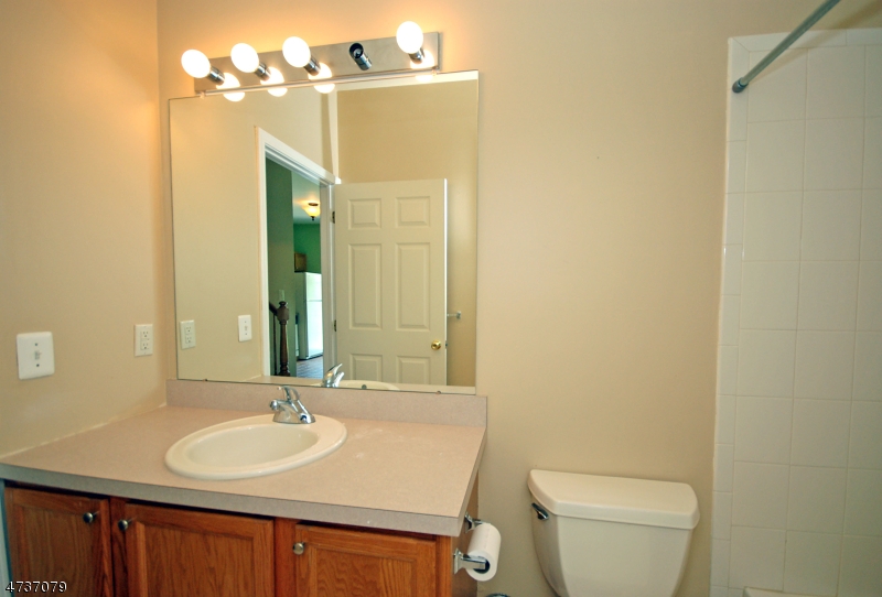 144 Stratford Dr